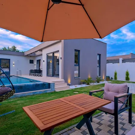 别墅 Eosa Homes - *